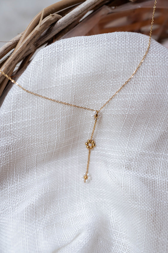 Golden Flavy Necklace