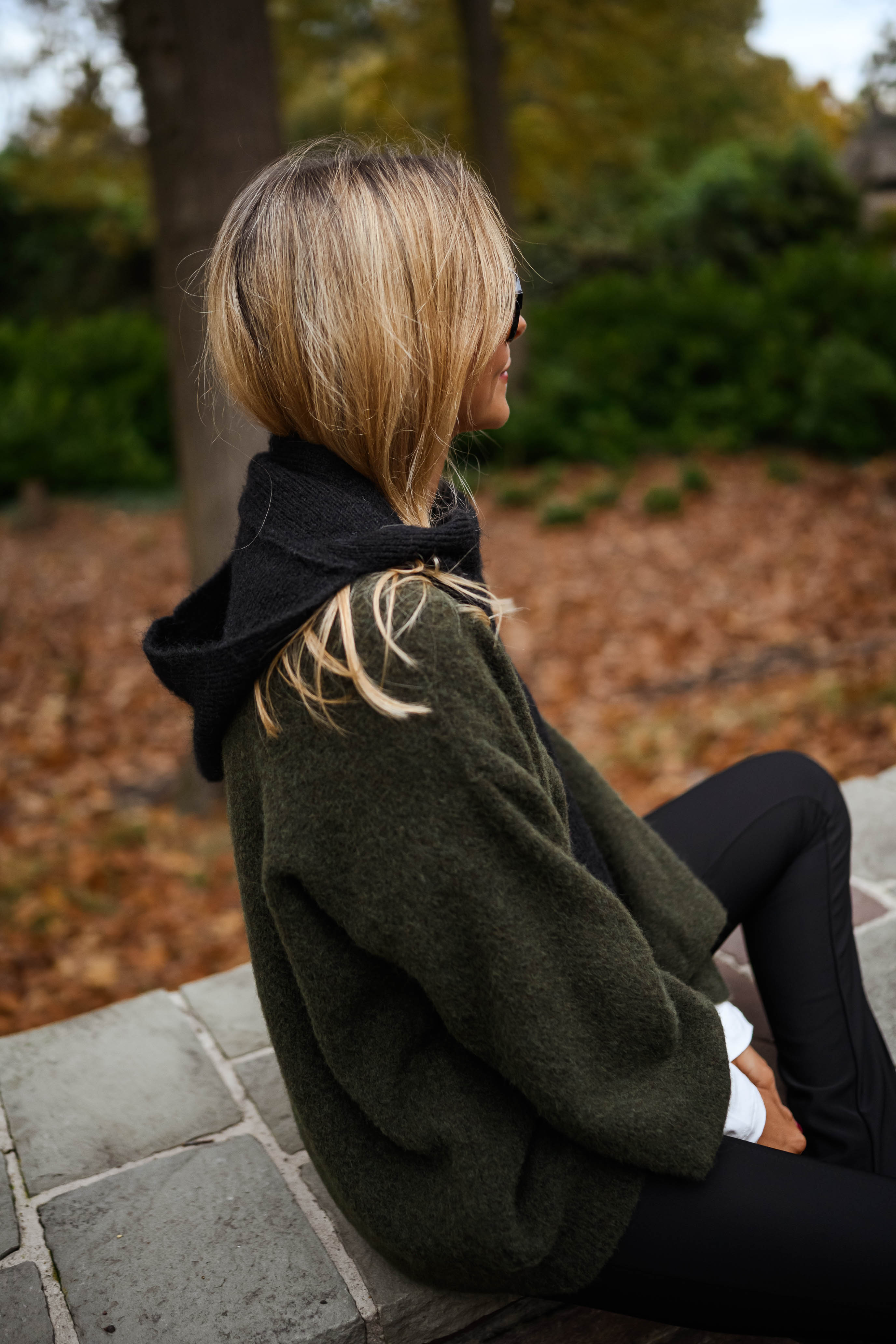 Black Hooded Giada Scarf