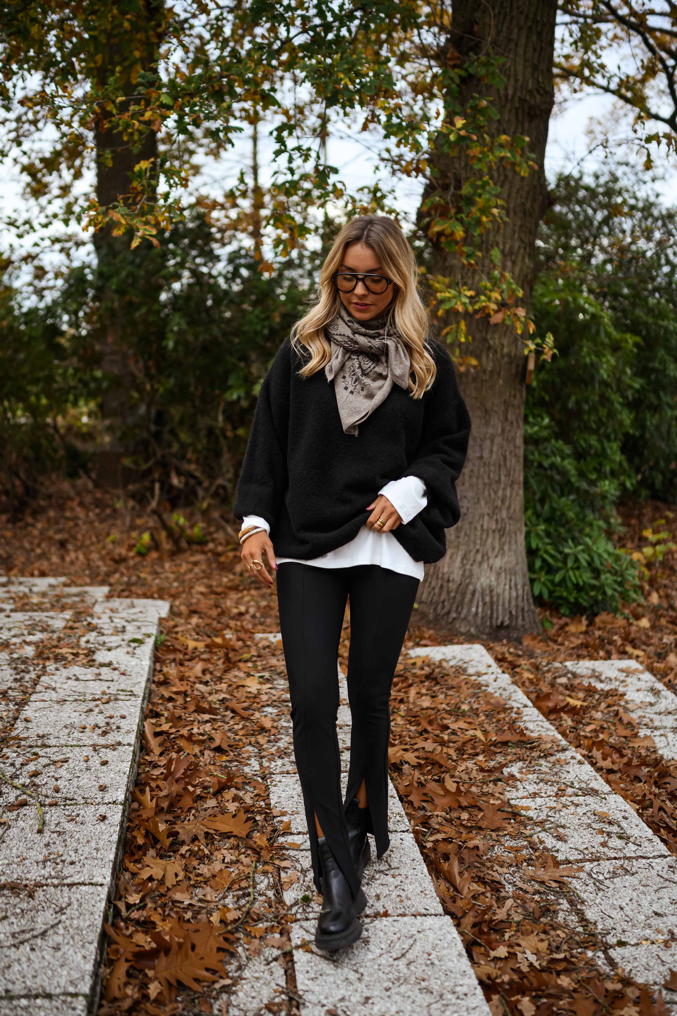 Black Jutta Sweater
